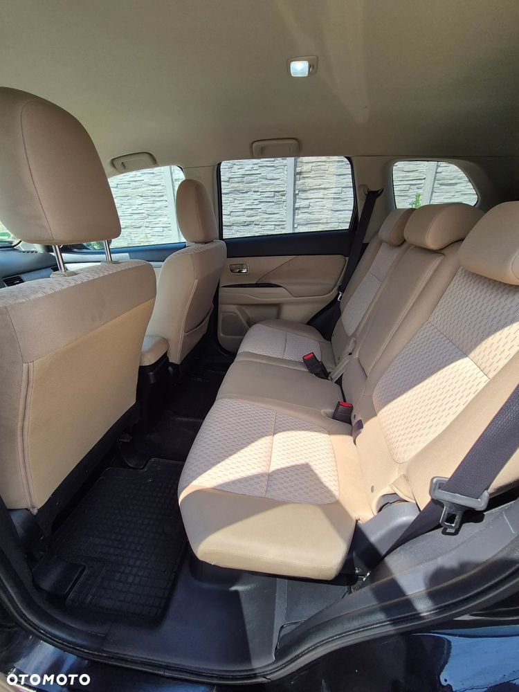 Mitsubishi Outlander 2.0 Intense - 14