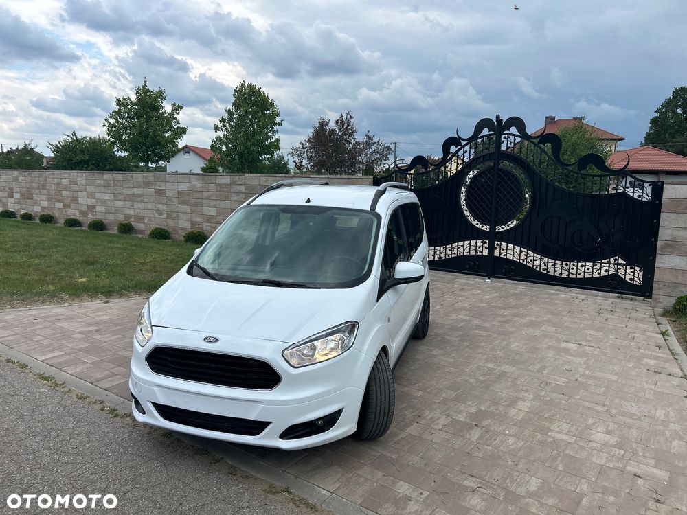 Ford Tourneo Courier 1.5 TDCi Titanium - 2