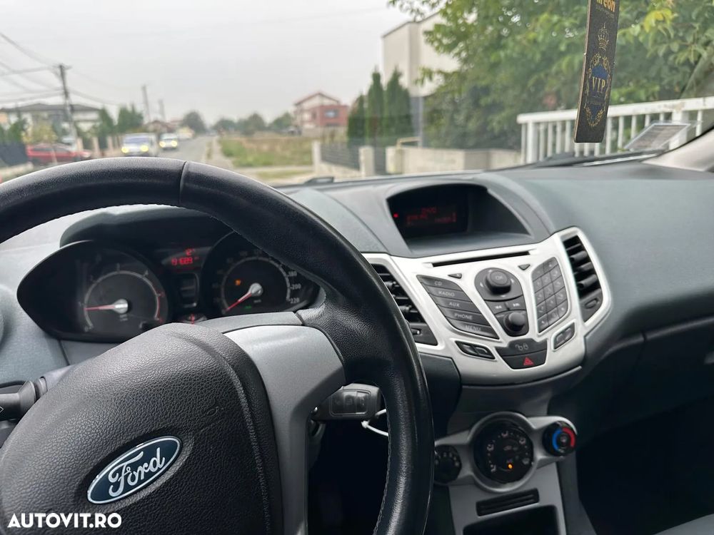 Ford Fiesta 1.4 TDCi Ambiente - 9