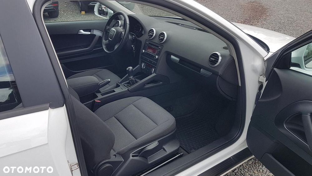 Audi A3 3-drzwiowe 1.4 TFSI Ambition - 17