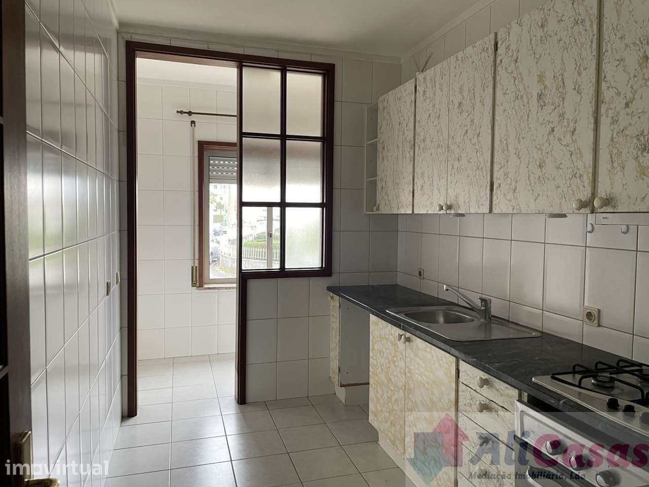 Excelente T2 C/Lugar de garagem e arrumos - Grande imagem: 3/19