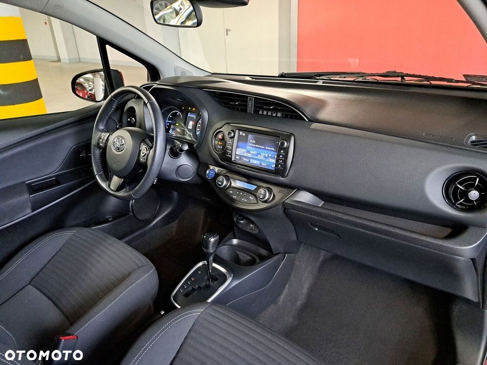 Toyota Yaris Hybrid 100 Premium EU6 - 17