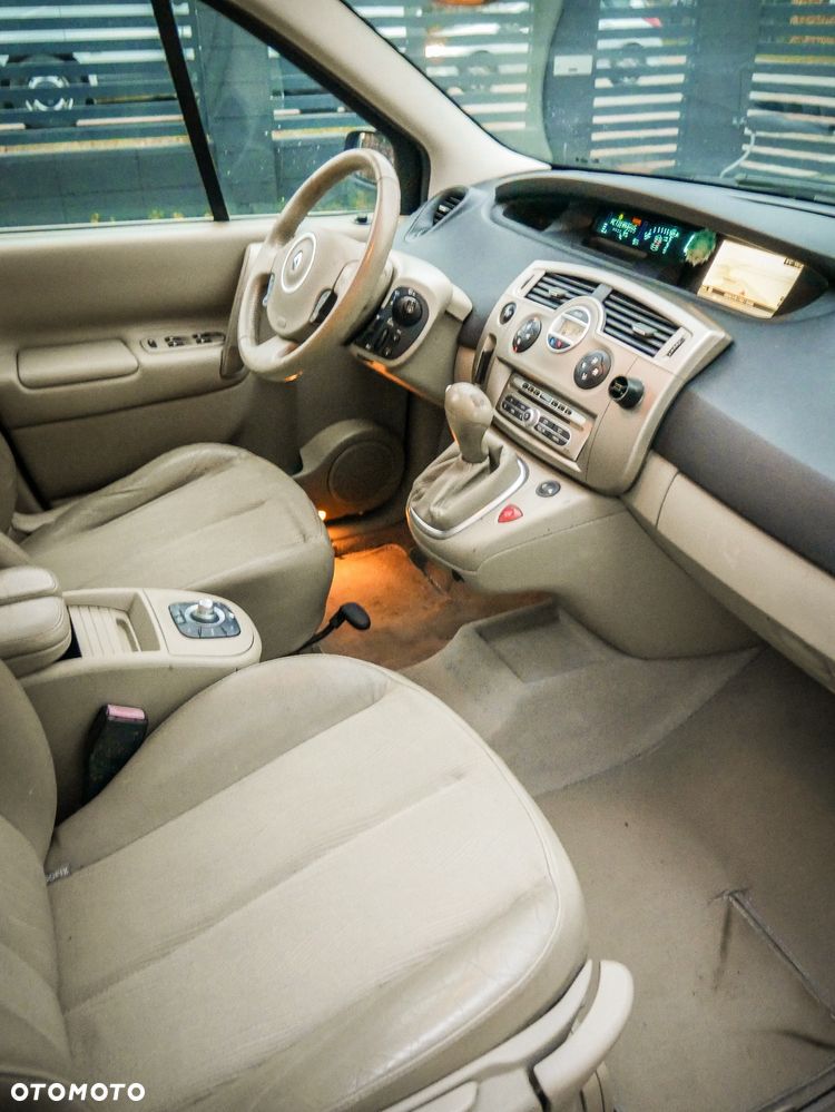 Renault Grand Scenic - 14