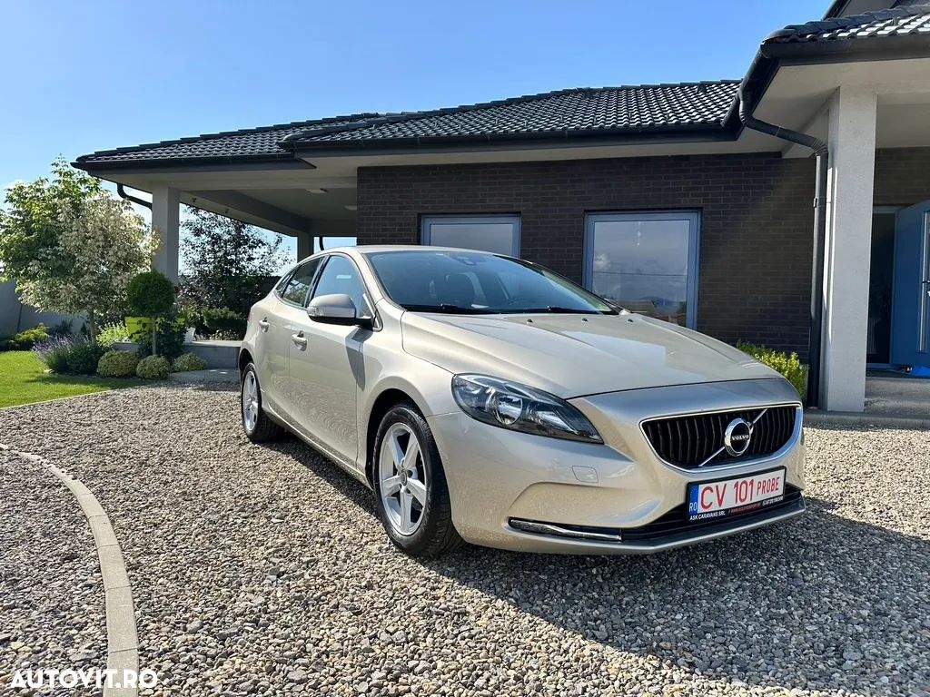 Volvo V40 D2 DRIVe Momentum - 1
