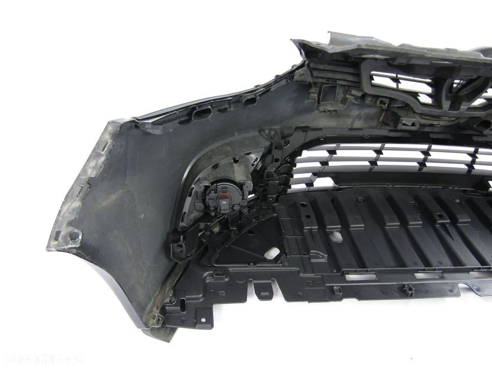 Zderzak przedni Renault Clio 4 16 - 20 Kod lakieru EEC - 19