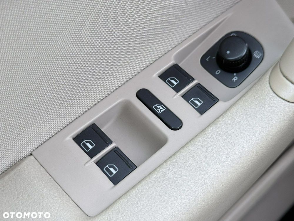 Volkswagen Passat - 13