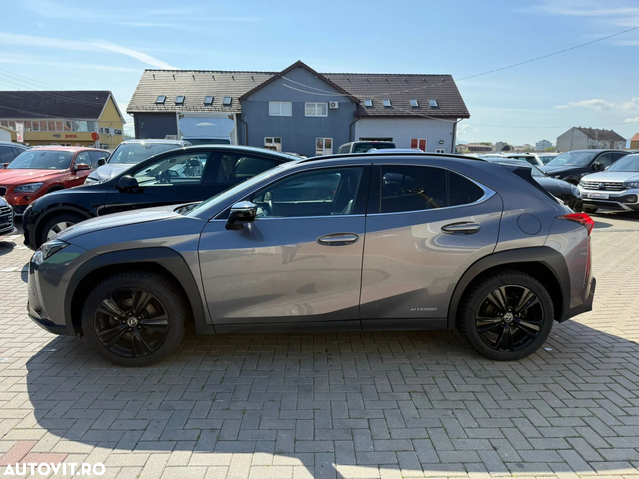 Lexus UX 250h 2.0L HEV 20H- (178 HP) 4X2 CVT Executive - 18
