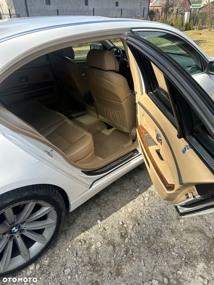 BMW Seria 7 750i L - 7