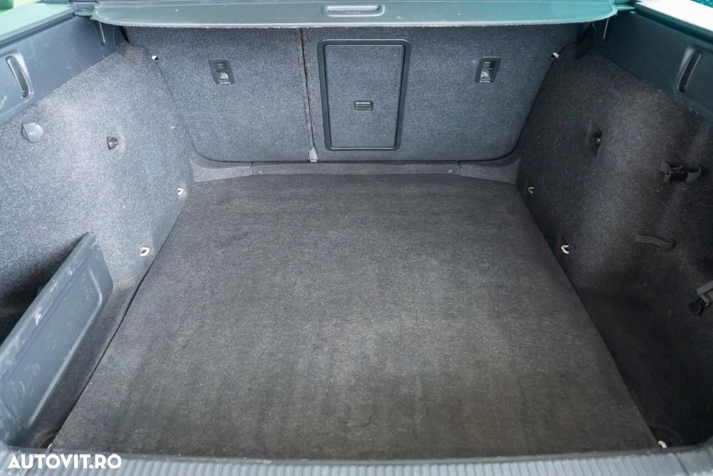 Skoda Octavia 1.6 TDI DSG Ambition - 13