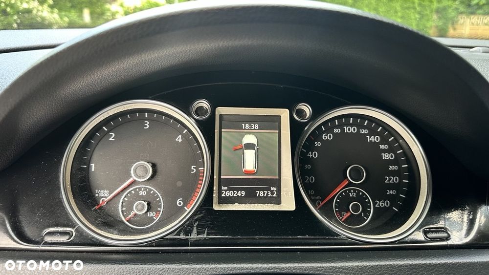 Volkswagen Passat - 8