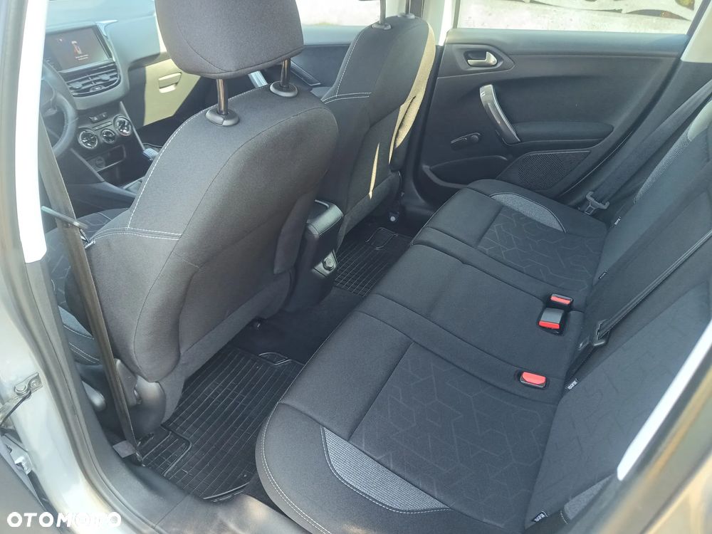 Peugeot 2008 1.6 BlueHDi Style - 13