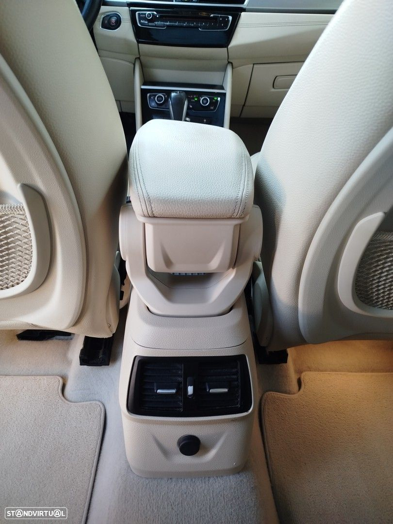 BMW 216 Active Tourer d Line Luxury Auto - 22