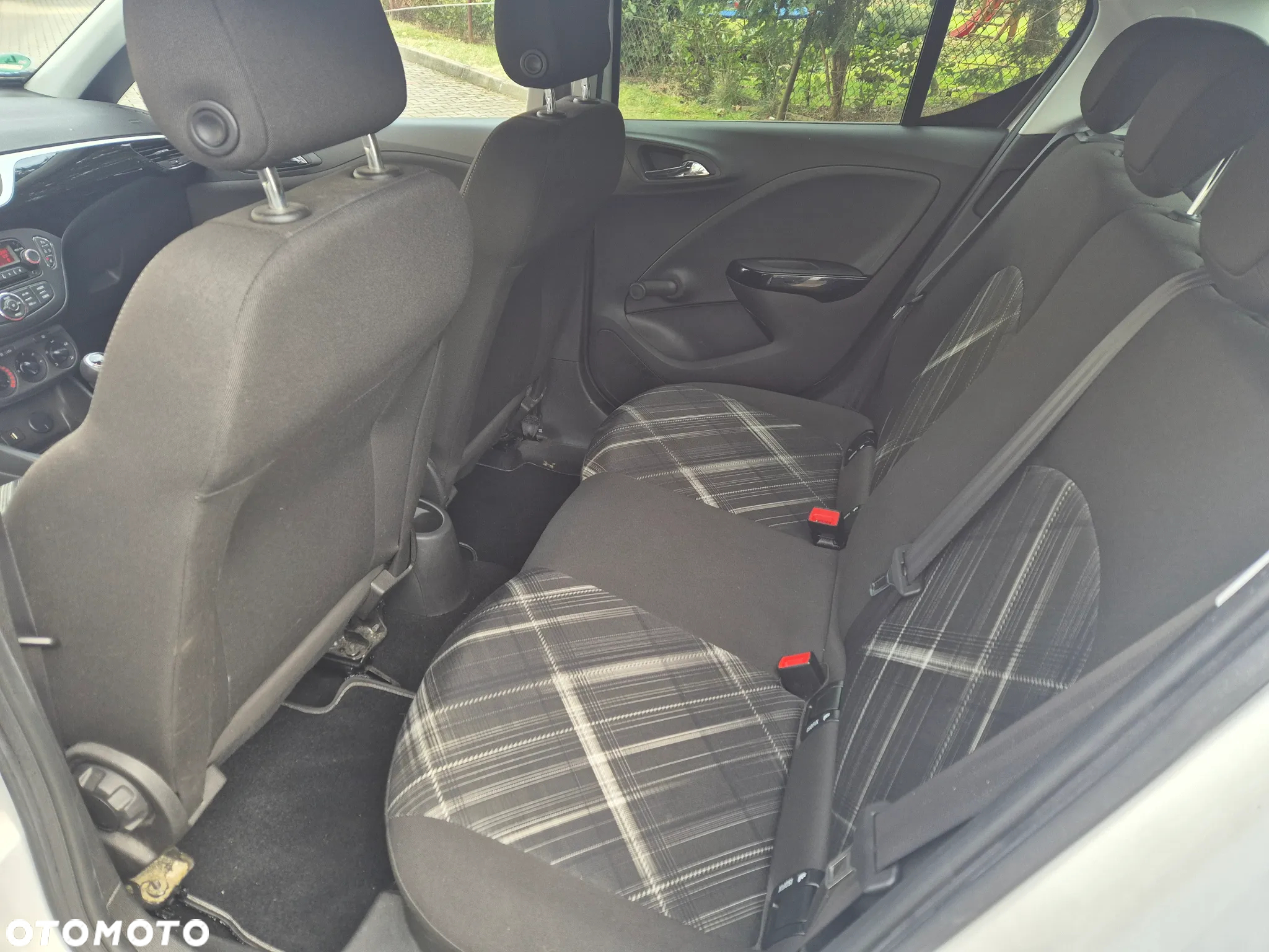 Opel Corsa 1.4 16V 150 Jahre - 9