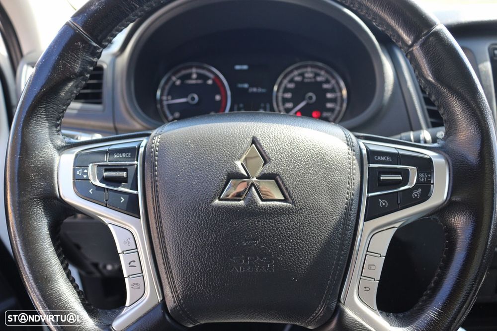 Mitsubishi L200 2.3 DI-D Space Cab Invite Strakar Look 4WD - 29