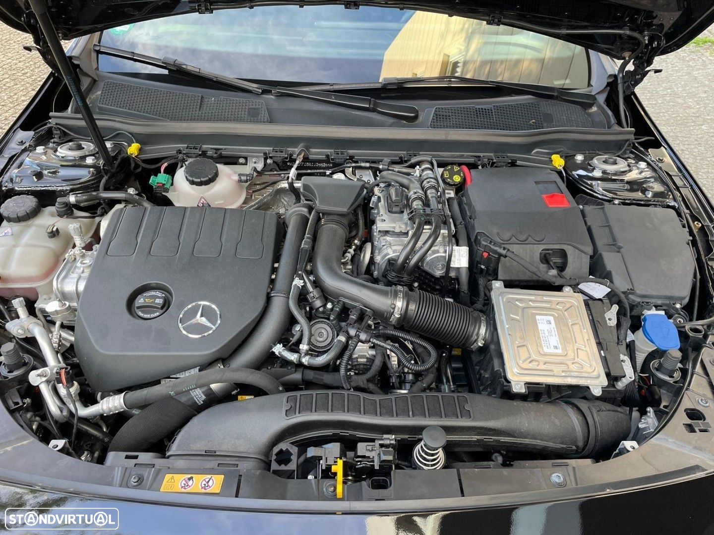 Mercedes-Benz A 250 Limousine e AMG Line - 31