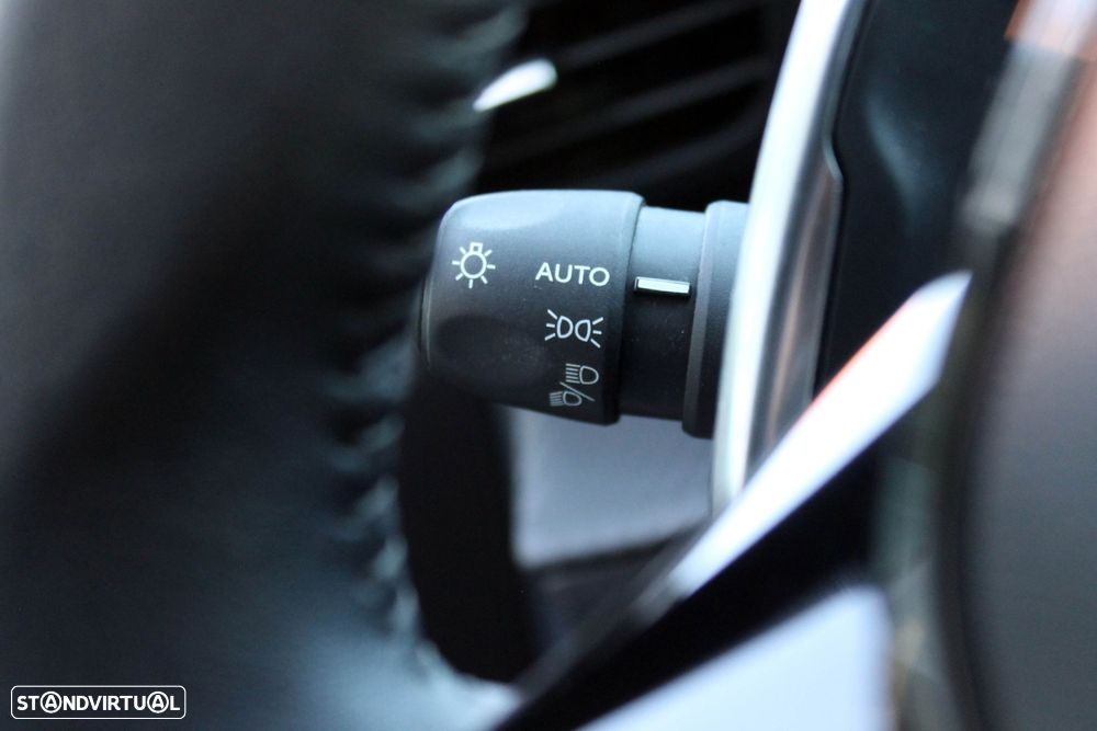 Peugeot 208 1.2 PureTech Allure Pack EAT8 - 8