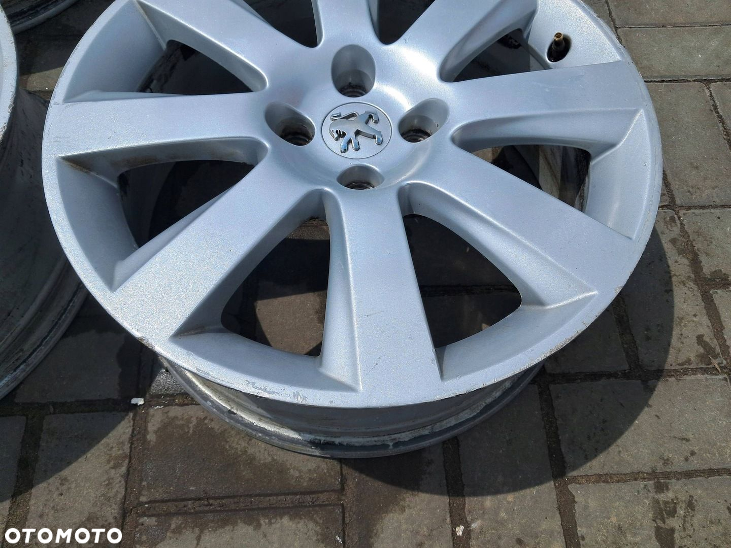 Peugeot 5008 FELGI Aluminiowe 18" 4x108 ET29 7J 9675496577 - 3