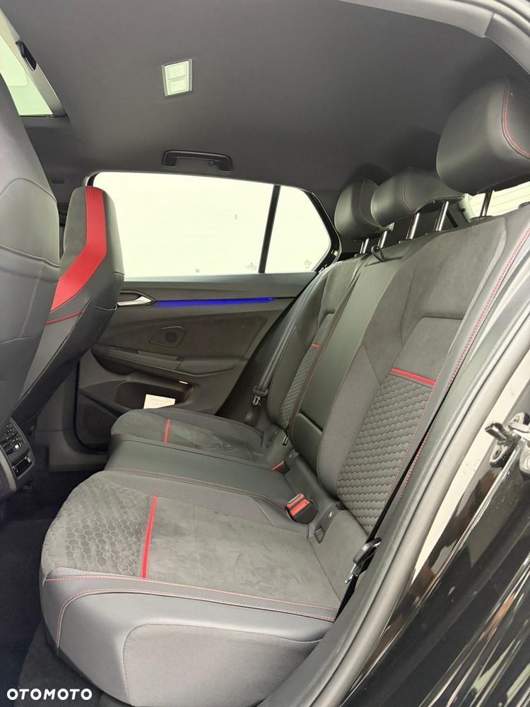 Volkswagen Golf - 23