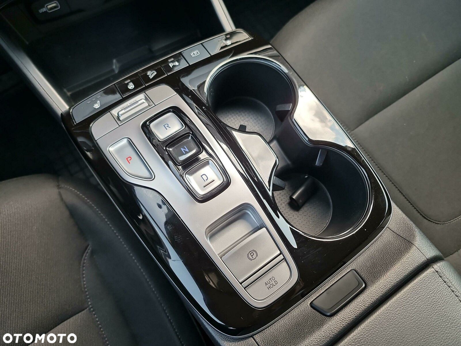 Hyundai Tucson 1.6 T-GDi HEV Executive 2WD - 24