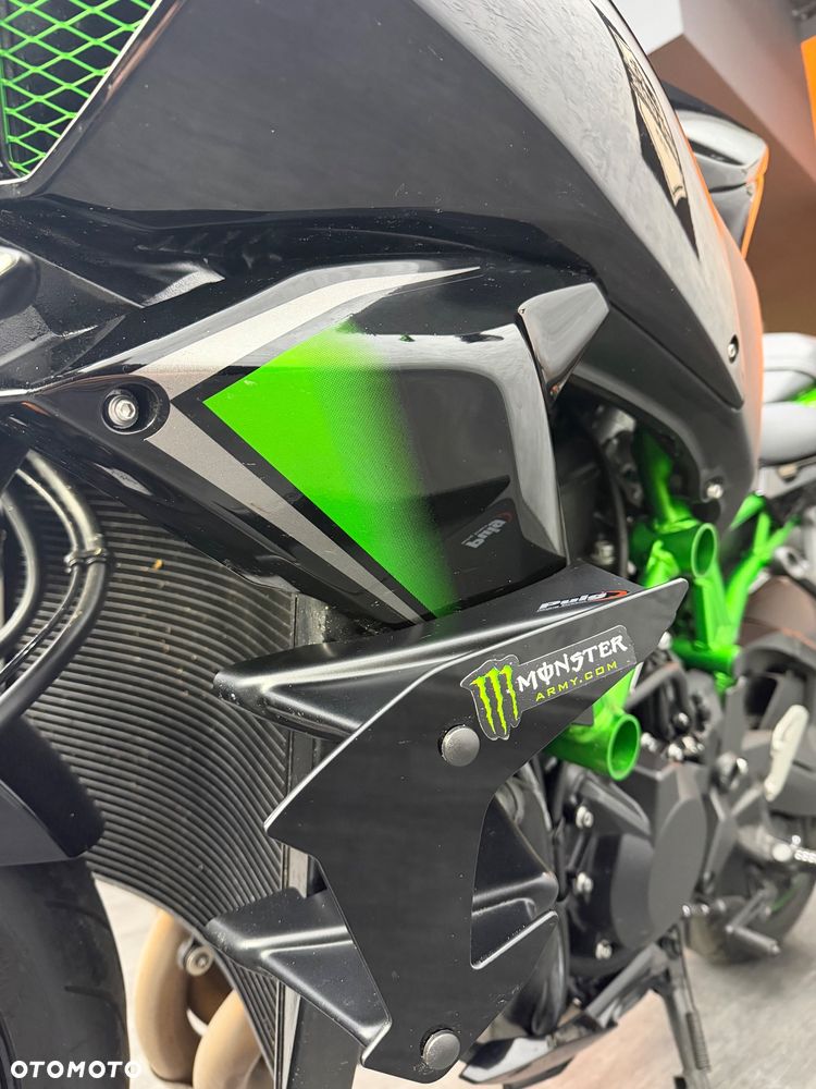 Kawasaki H2 - 24