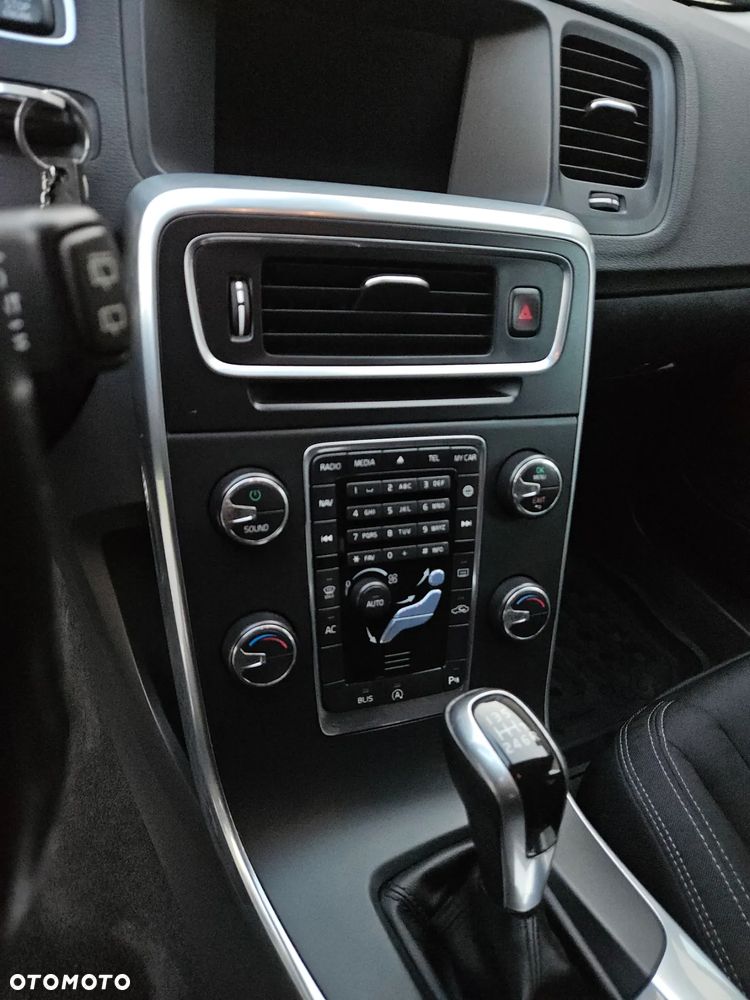 Volvo V60 D3 Drive-E Kinetic - 13