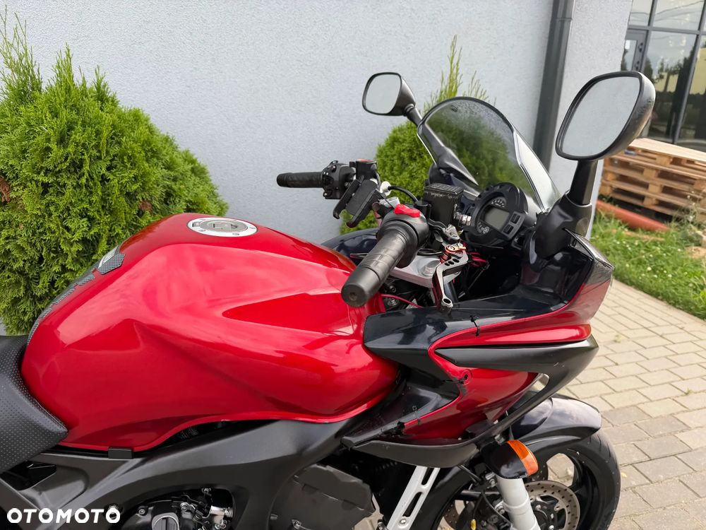 Yamaha FZ - 19