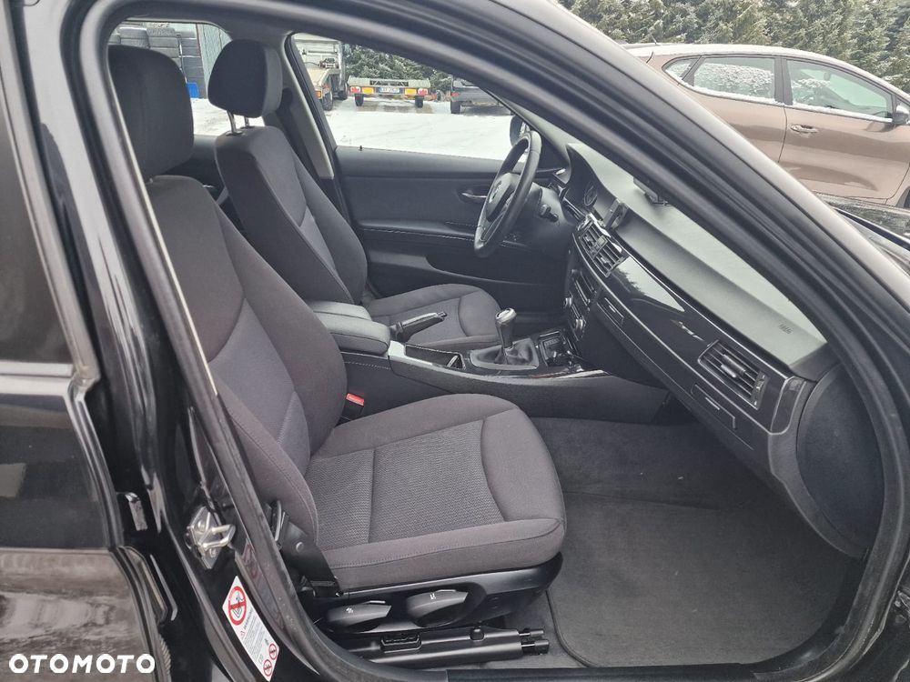 BMW Seria 3 318d DPF - 14