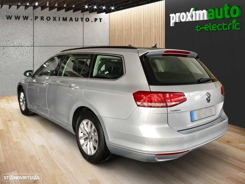 VW Passat Variant 2.0 TDi Confortline DSG - 11