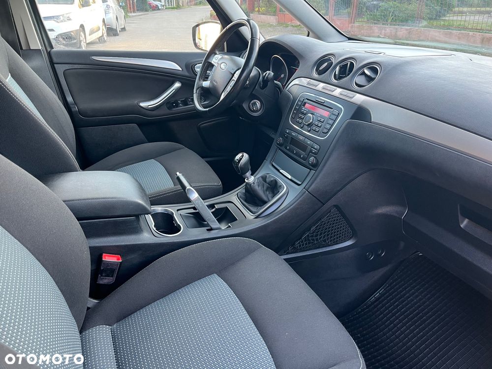Ford Galaxy 2.0 TDCi Ambiente - 9