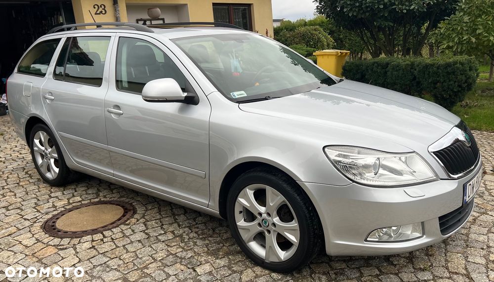 Skoda Octavia Combi 2.0 TDI DPF Elegance - 1