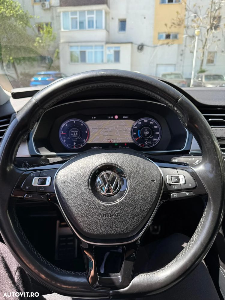 Volkswagen Passat - 2
