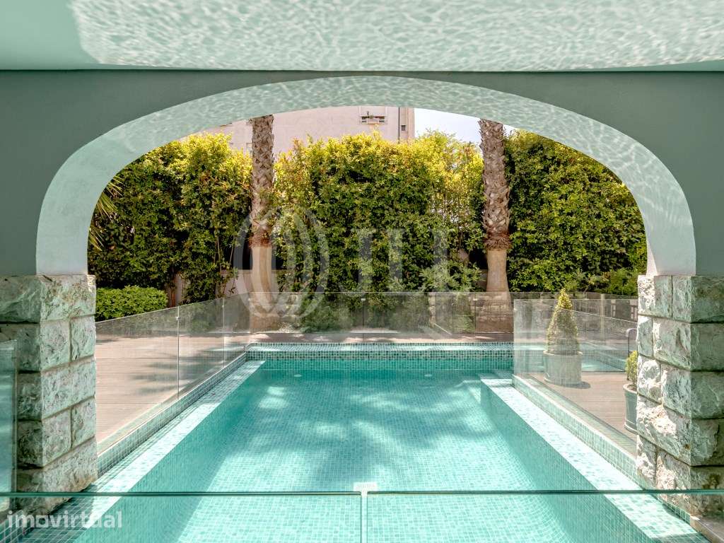 Moradia T5 com piscina, no Restelo, em Lisboa - Grande imagem: 2/37