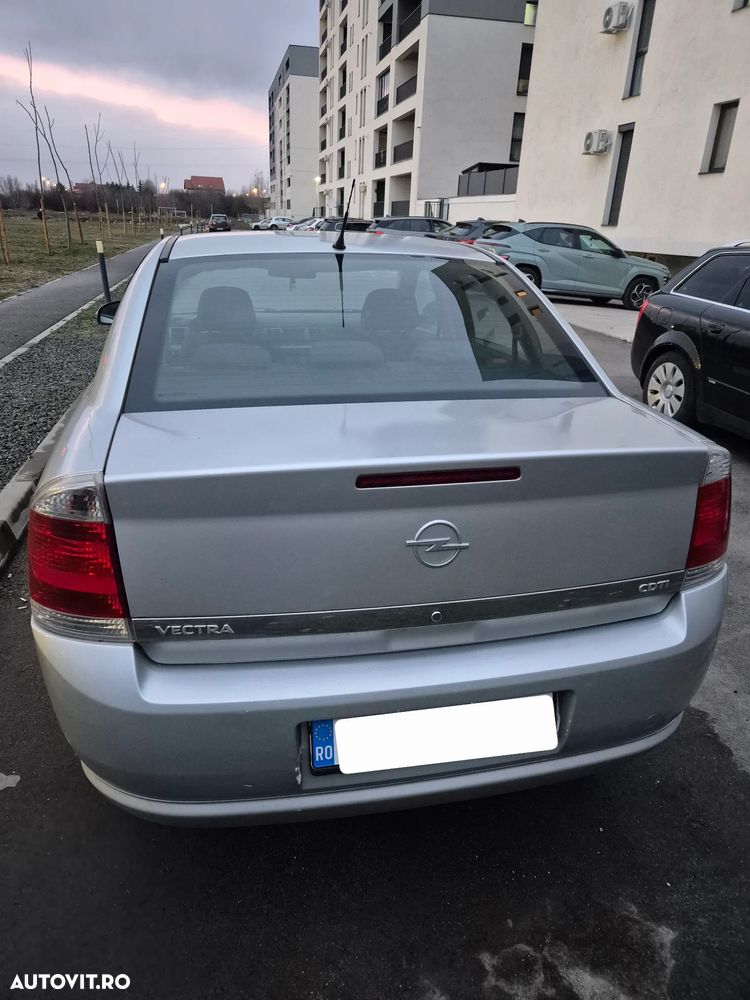 Opel Vectra 1.9 CDTI Essentia - 3