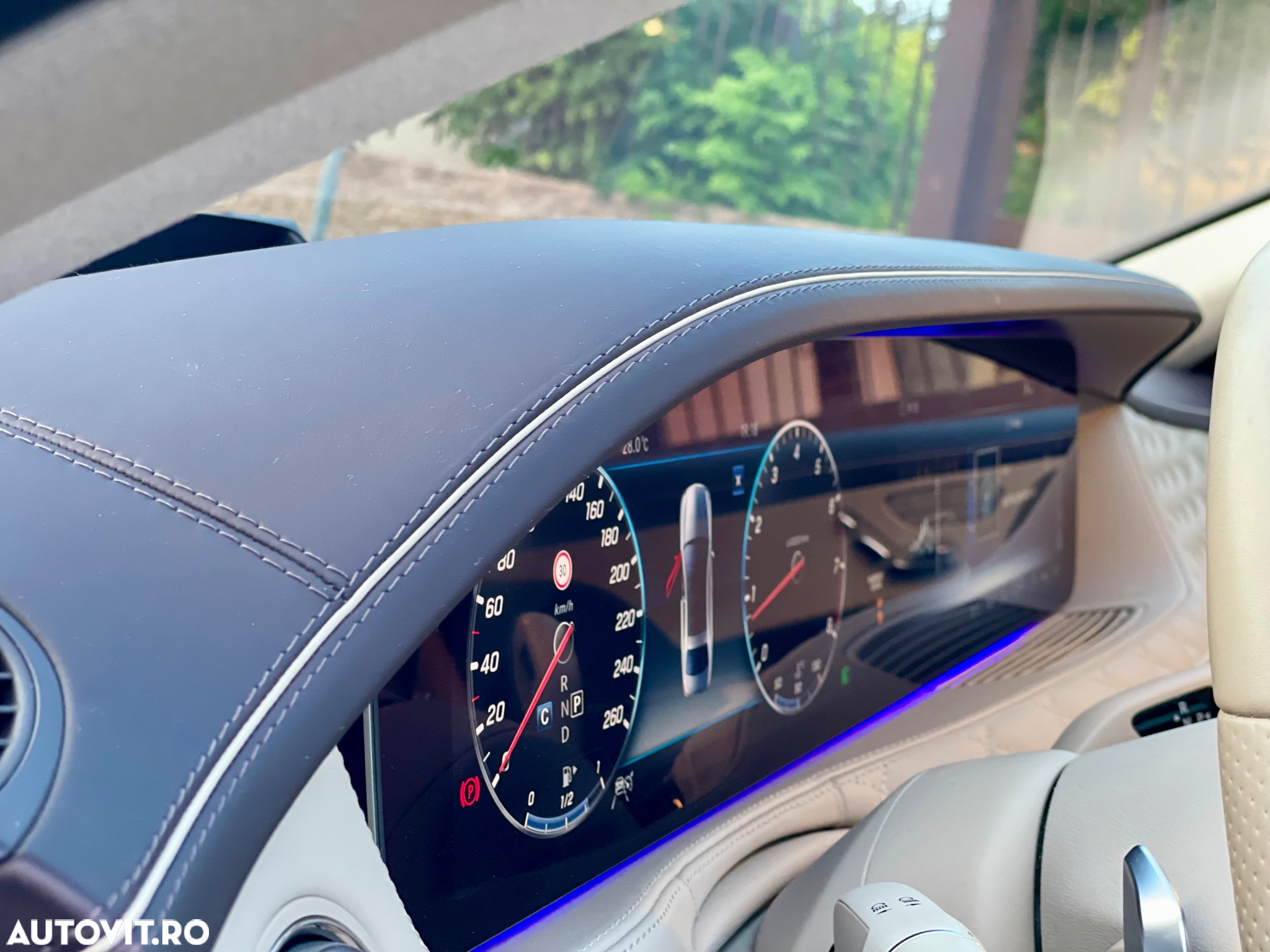 Mercedes-Benz S 560 L 4Matic 9G-TRONIC - 32