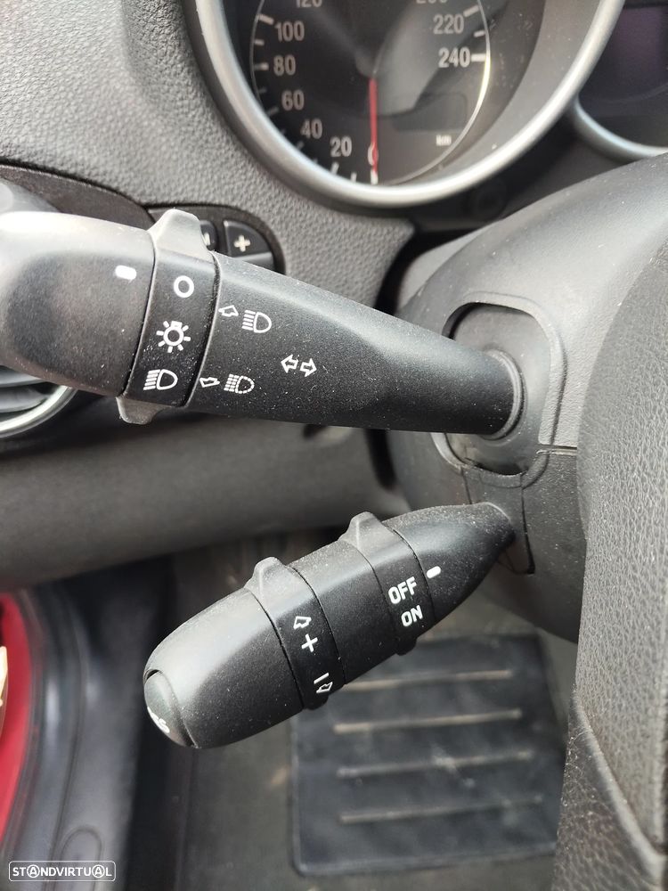 Alfa Romeo 147 1.6 TS Distinctive - 9