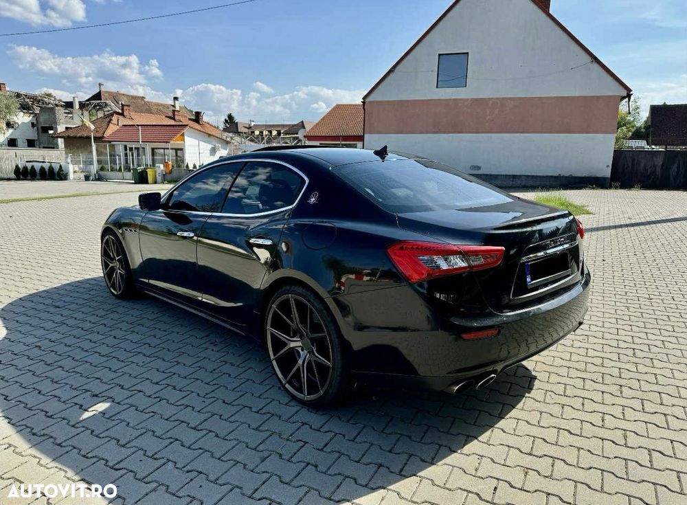 Maserati Ghibli GranLusso - 25