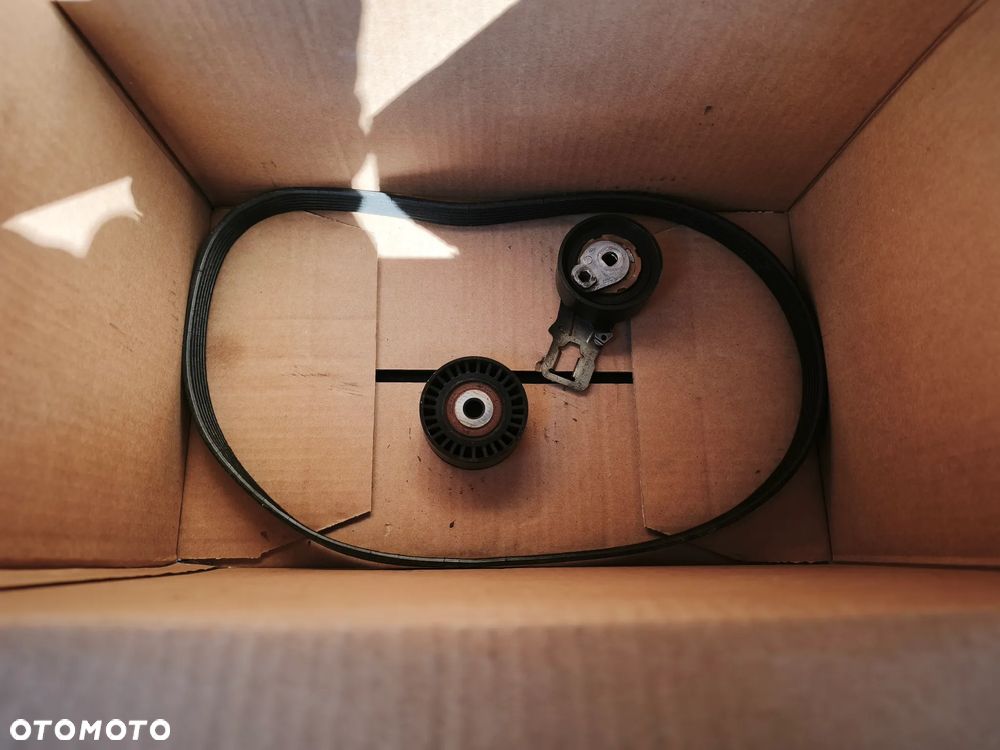 Ford B-MAX 1.5 TDCi Titanium X - 23