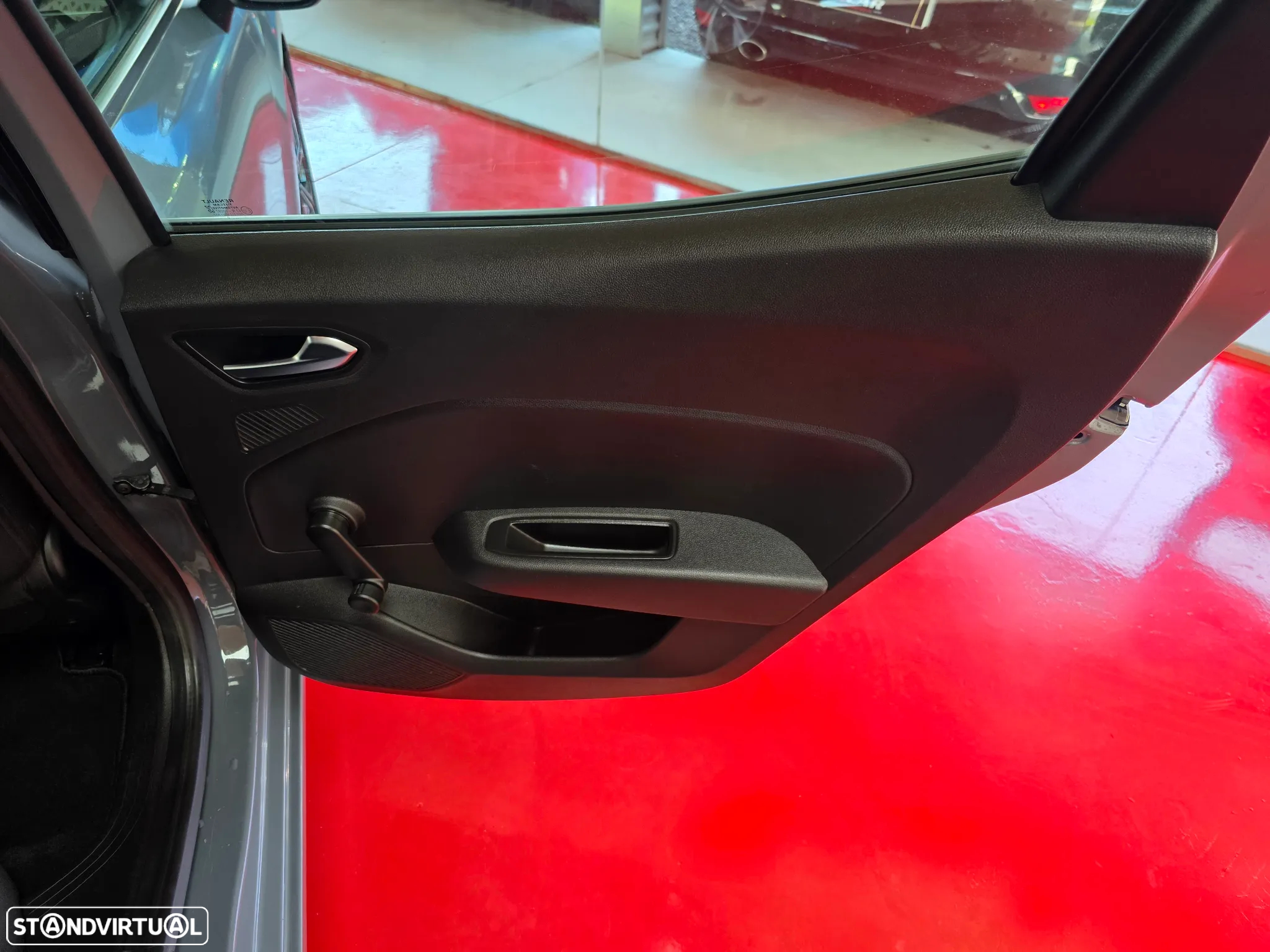 Renault Clio Energy dCi 110 Start & Stop INTENS - 36