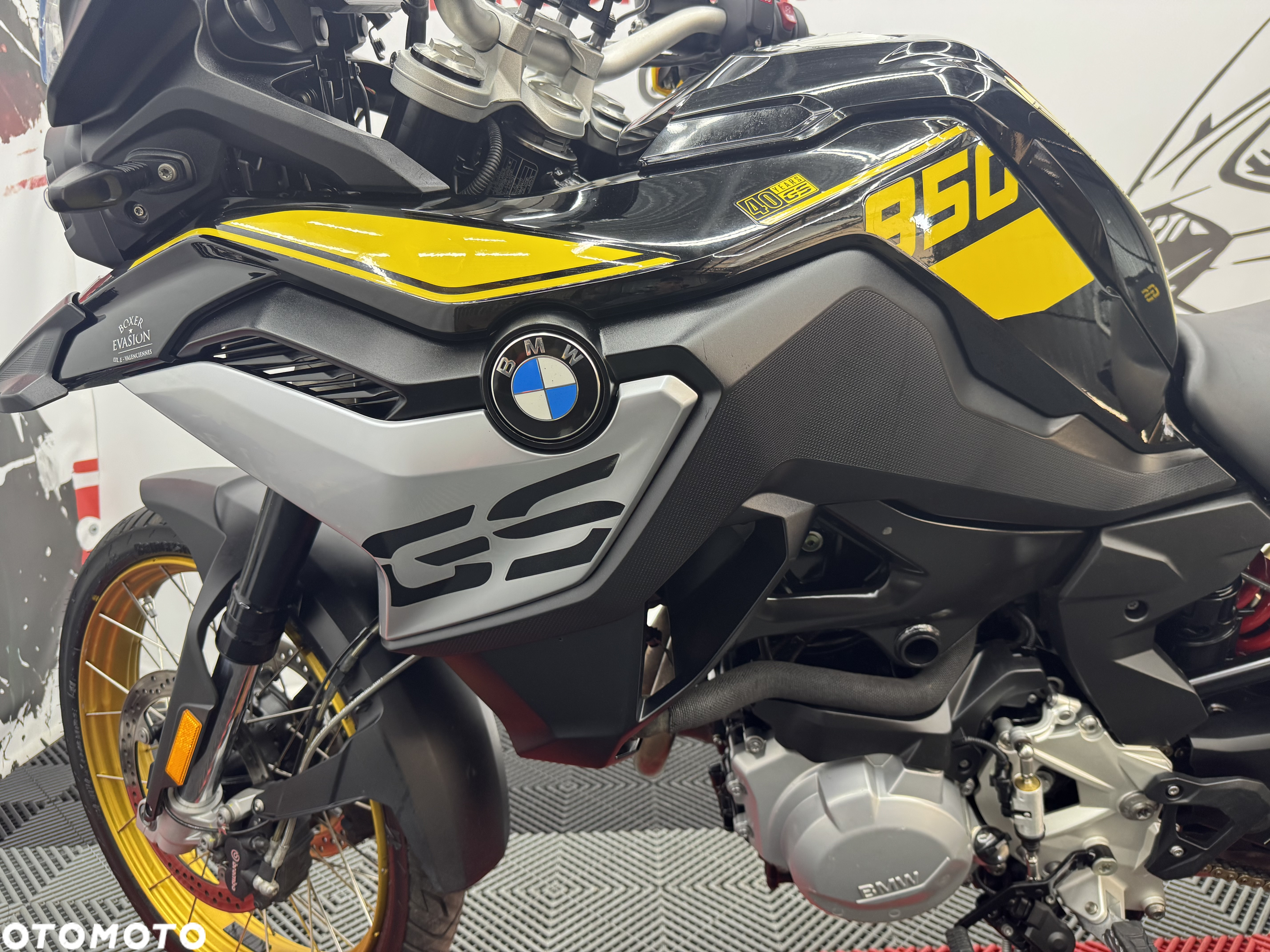 BMW F - 29