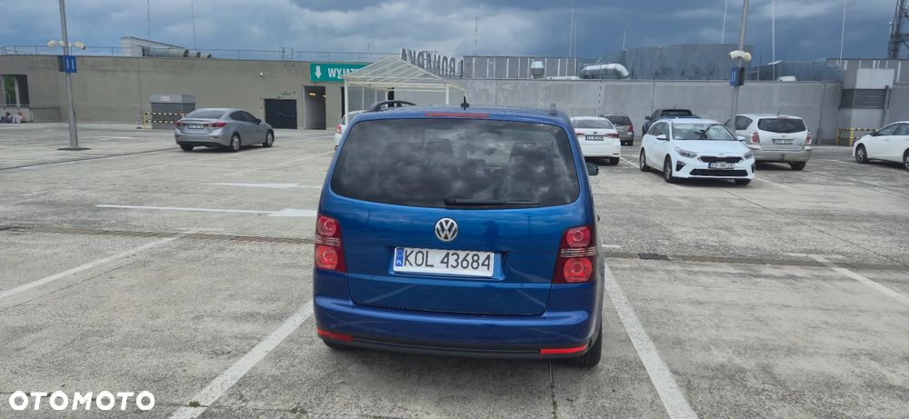 Volkswagen Touran 1.6 Conceptline - 6