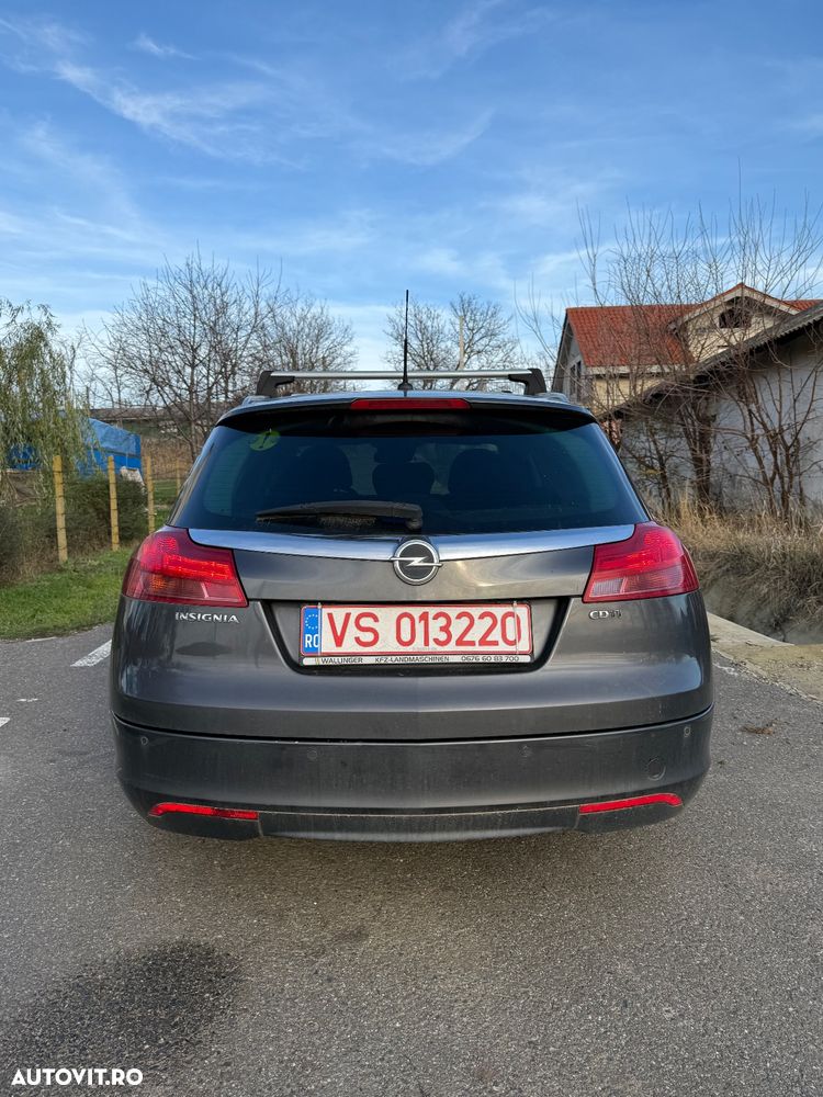 Opel Insignia 2.0 CDTI Sports Tourer - 2