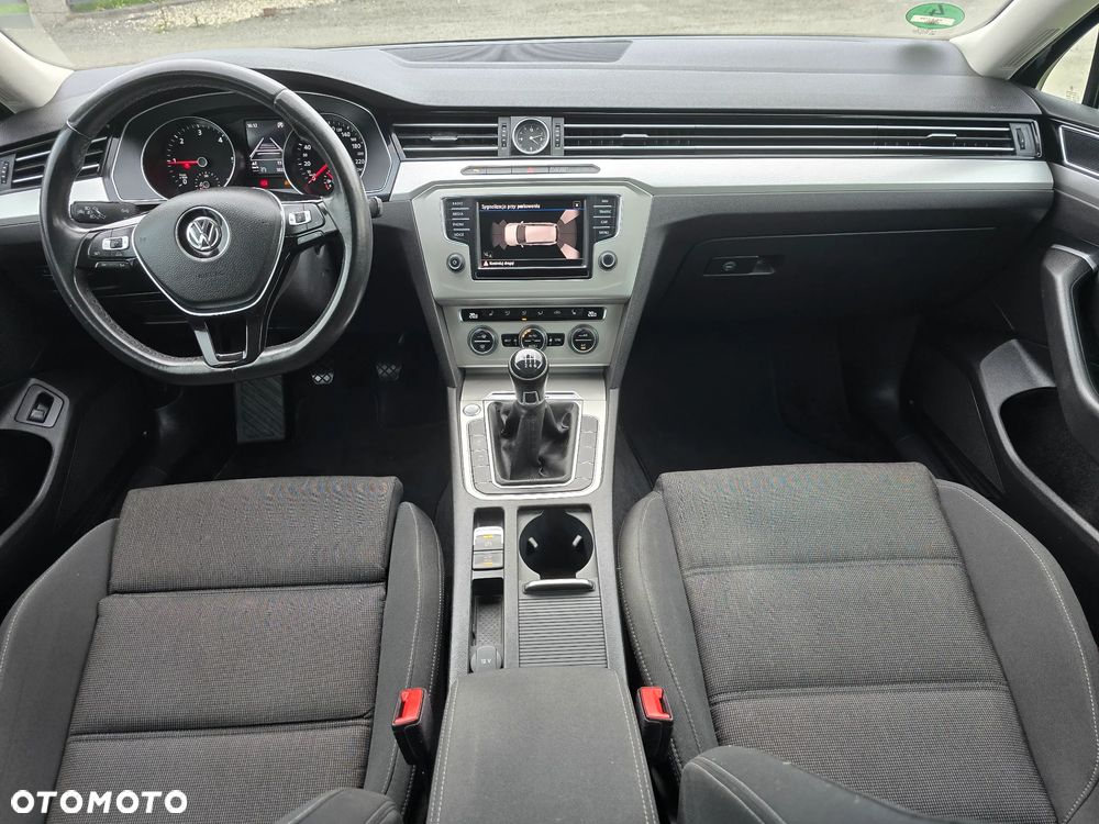 Volkswagen Passat 2.0 TDI SCR BlueMotion Technology 4Motion Trendline - 12