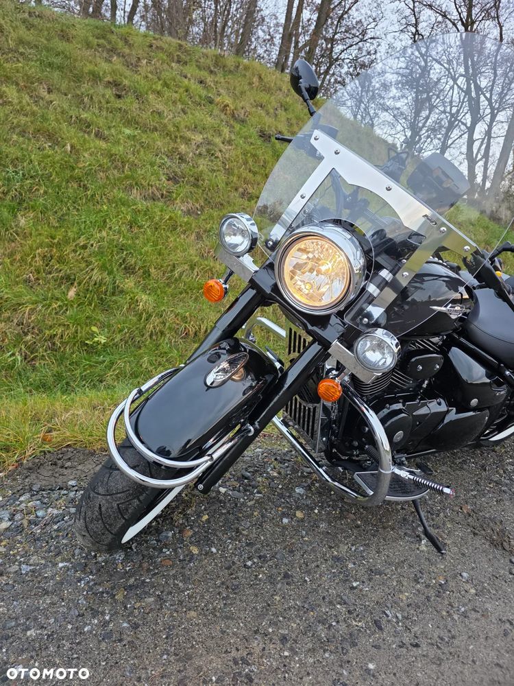 Suzuki Intruder - 18