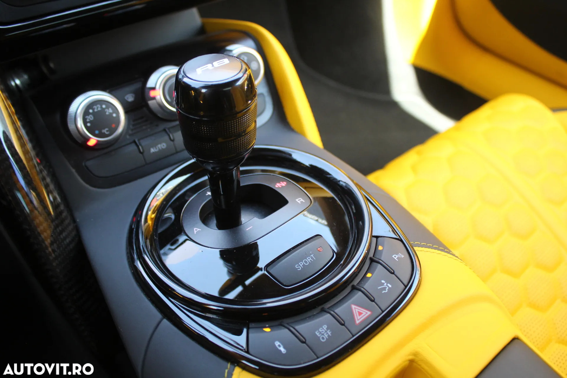 Audi R8 4.2 FSI Quattro R-Tronic - 7