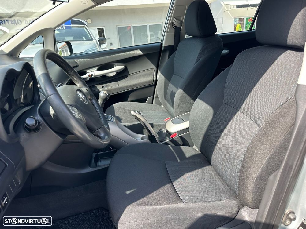 Toyota Auris 1.4 D-4D AC - 9