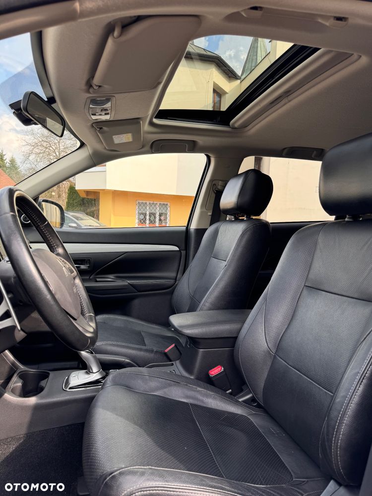 Mitsubishi Outlander - 18