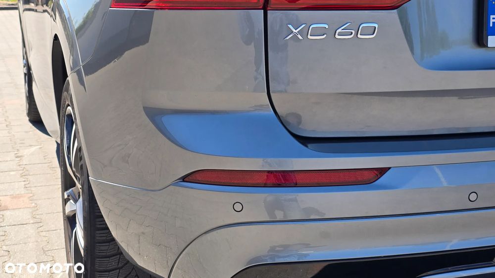 Volvo XC 60 B4 D AWD R-Design - 19