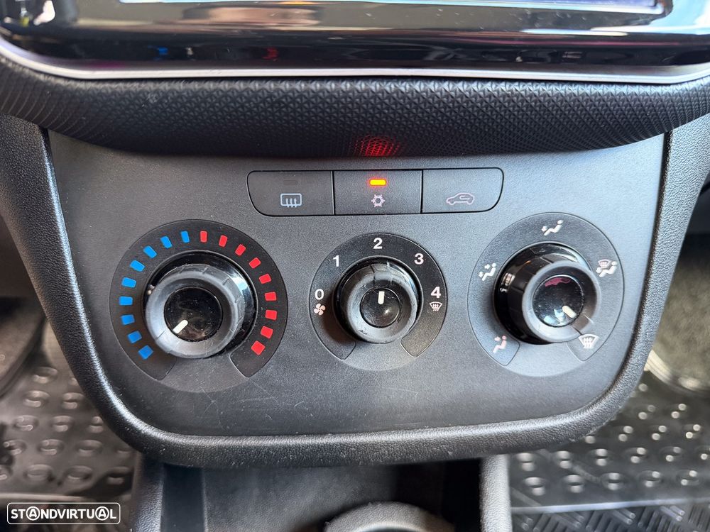 Fiat Punto 1.3 M-Jet Easy S&S - 19