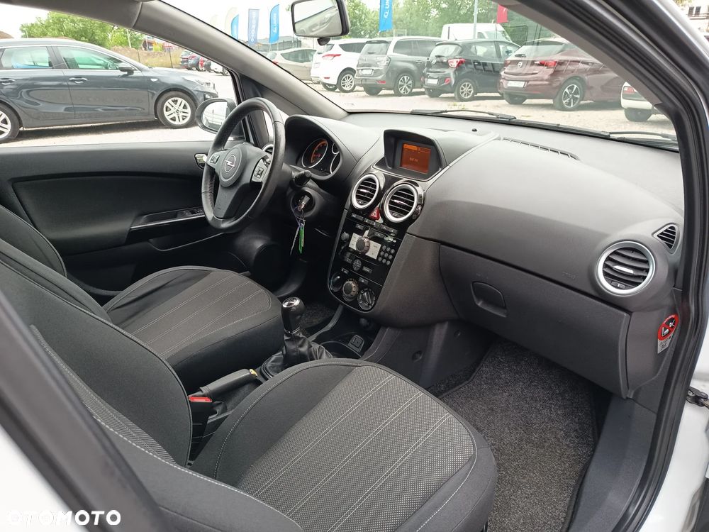 Opel Corsa 1.4 16V Active - 30