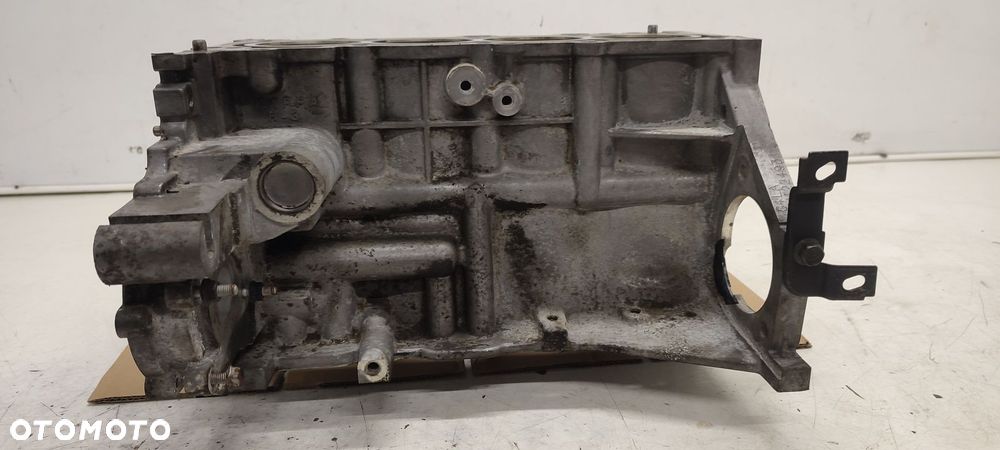 Blok silnika Hyundai i20 1,2 16V benzyna G4LA - 8